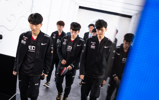 仅打破了过 仅打破了过